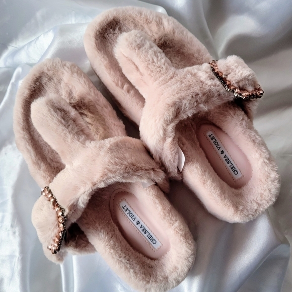 Chelsea & Violet Faux Fur Slipper Pink Size 9 - Picture 1 of 7